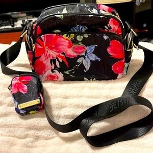 Betsey Johnson Crossbody bag